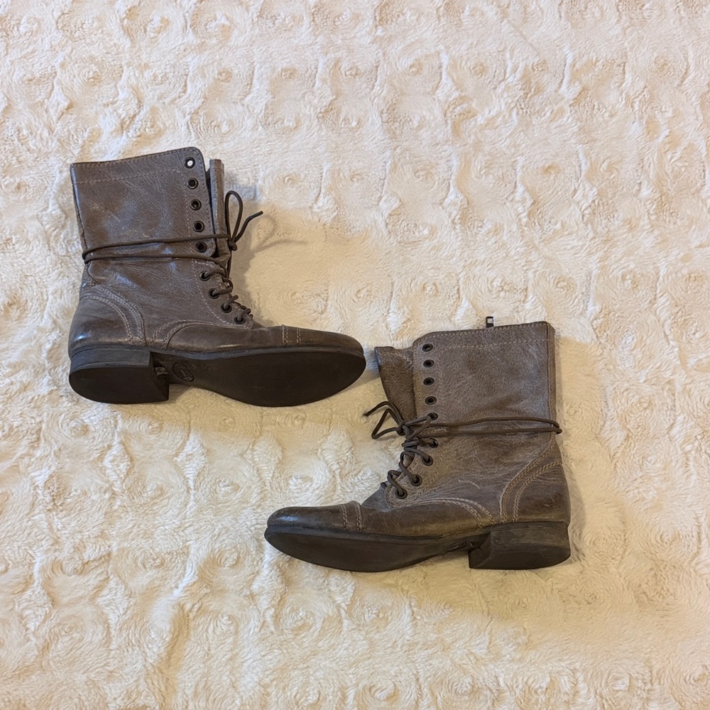 Steve Madden Stylish Brown Lace-Up Women's Boots
